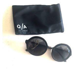 Black Quay round sunglasses